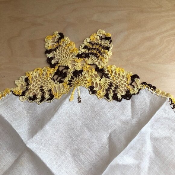 Vintage Linen Hankerchief - Crocheted Butterfly - NEW - Picture 5 of 5
